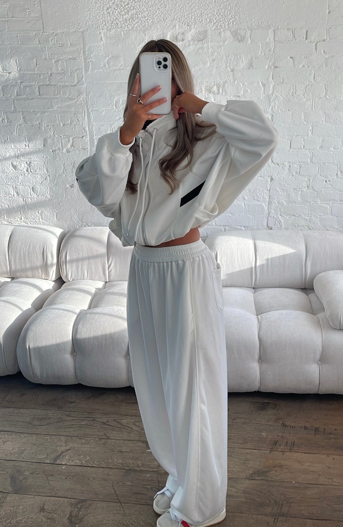 Barrel Leg Relaxed Joggers - White