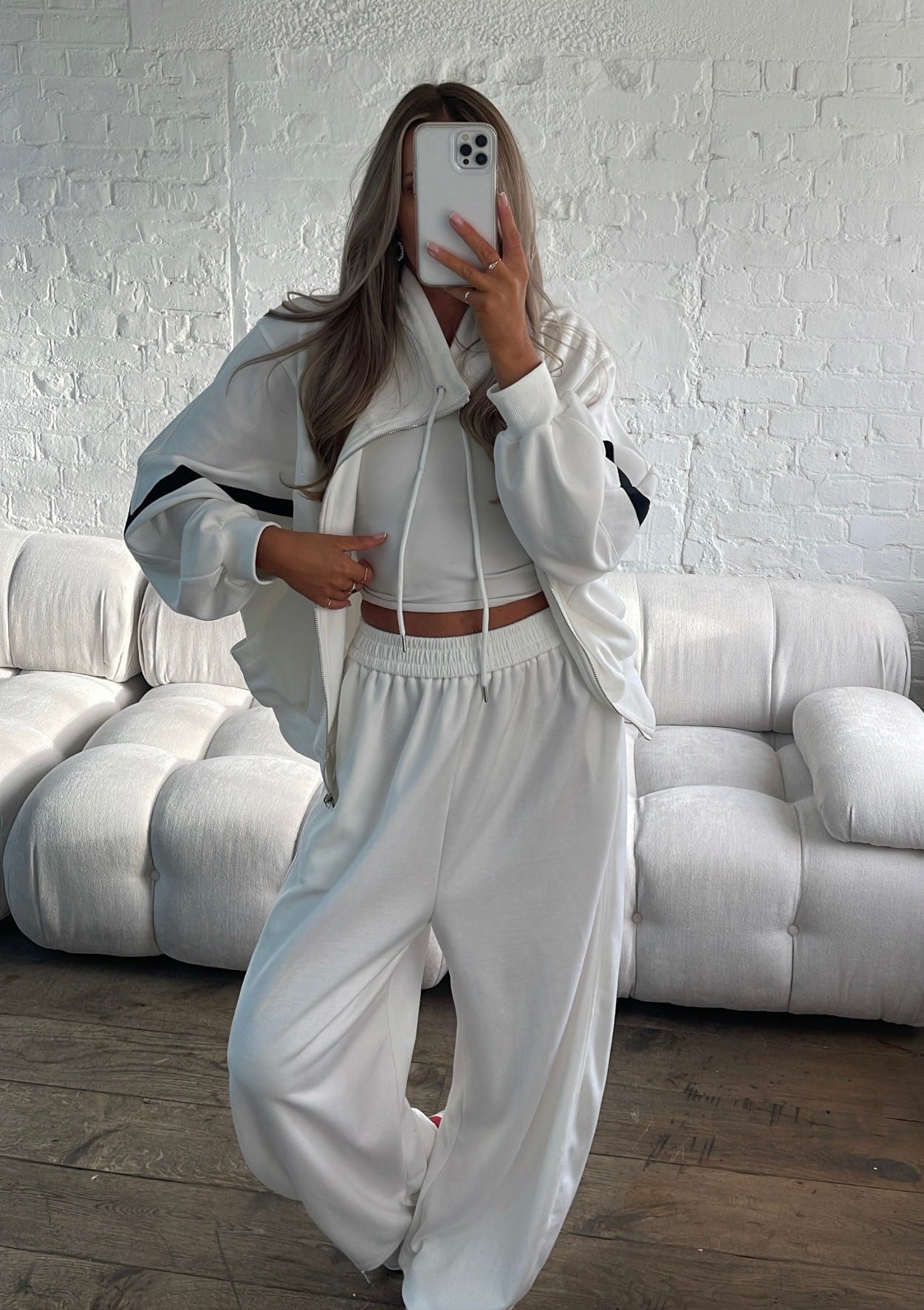 Barrel Leg Relaxed Joggers - White