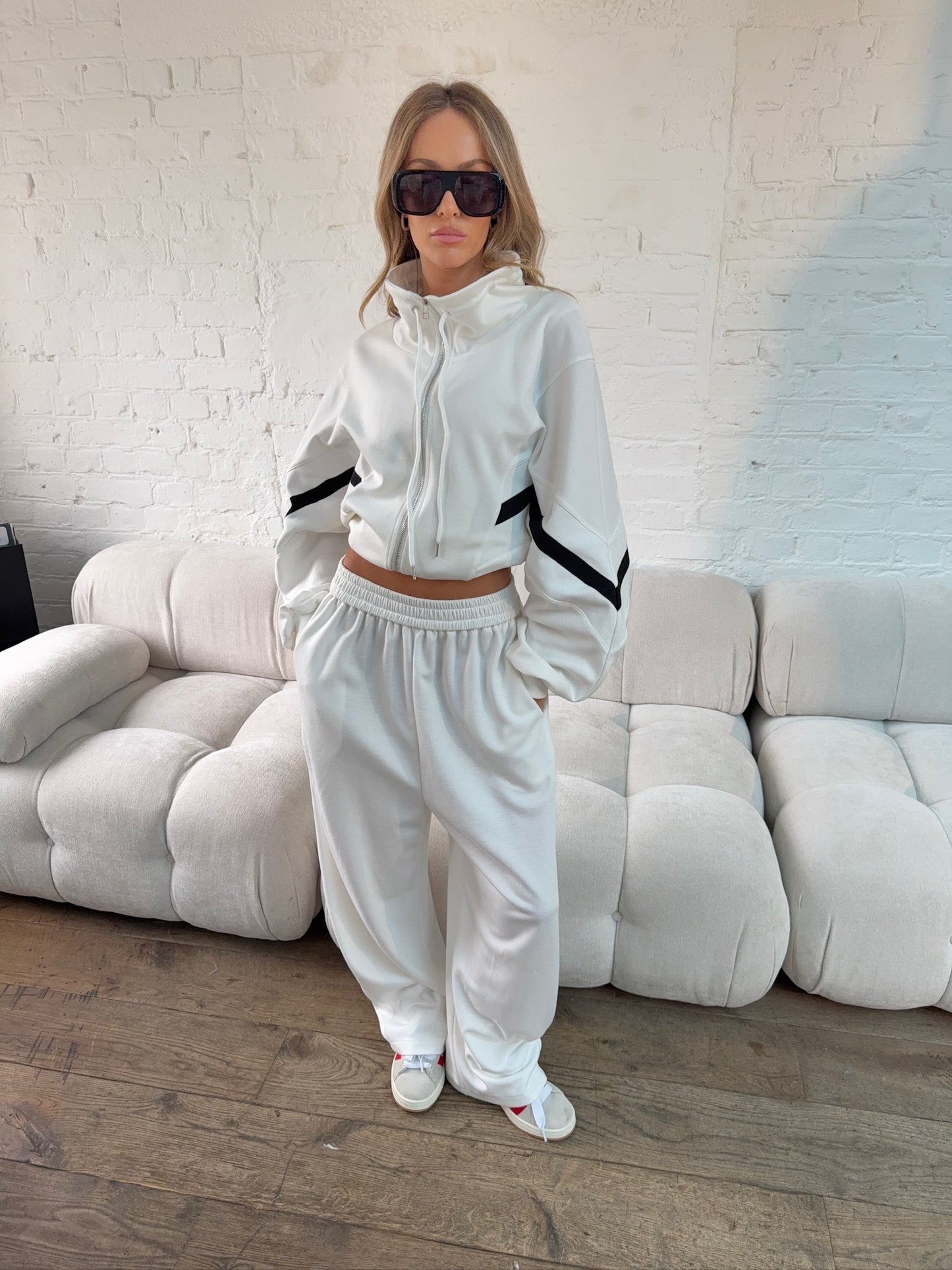 Barrel Leg Relaxed Joggers - White