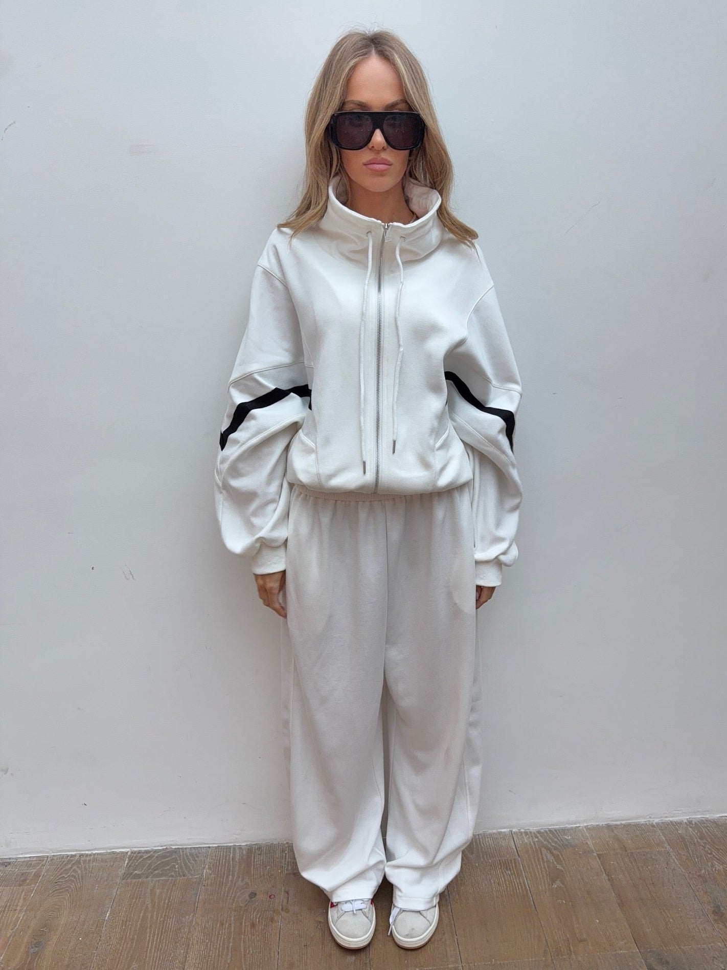 Barrel Leg Relaxed Joggers - White