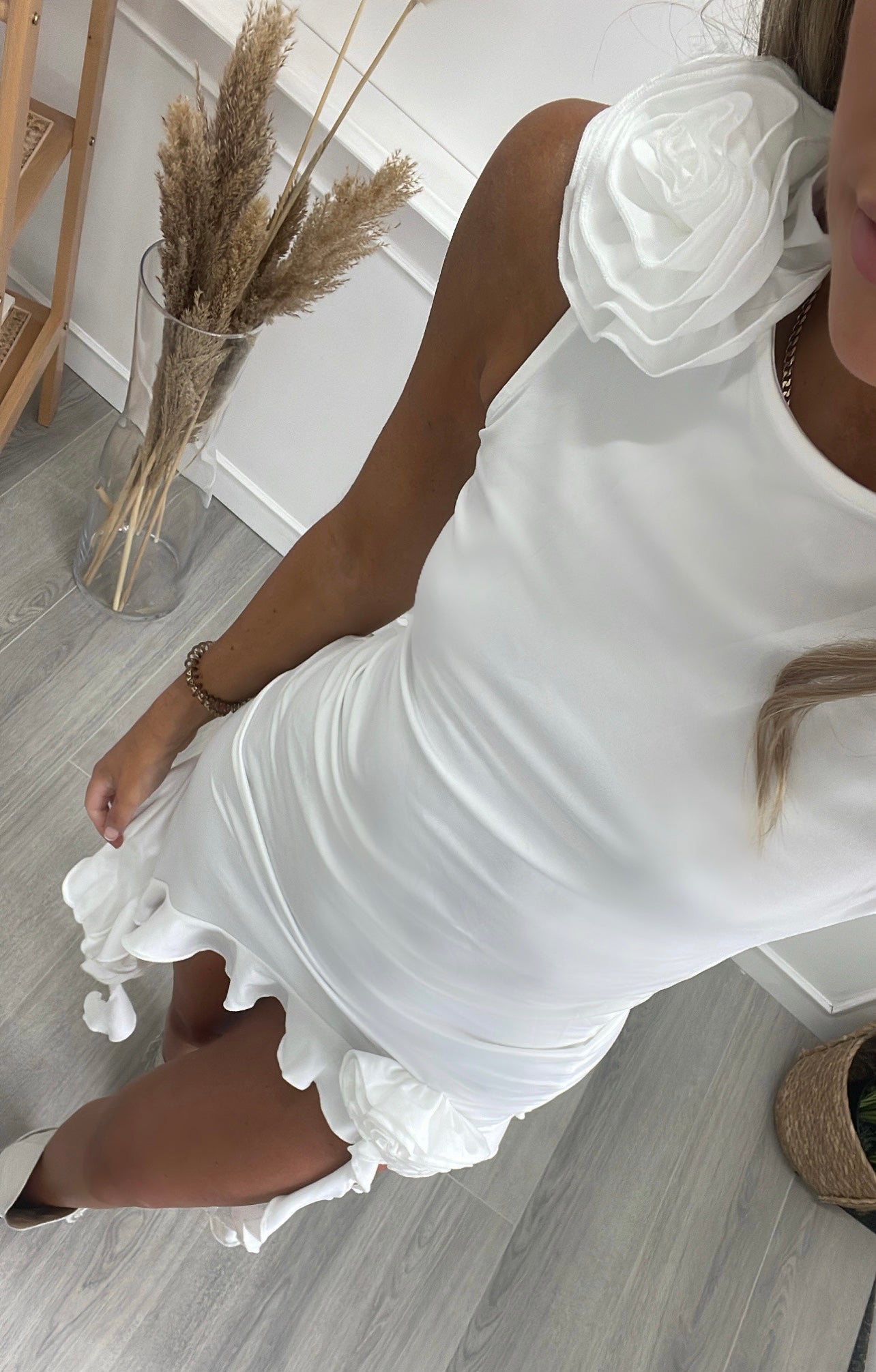 Corsage frill dress - white